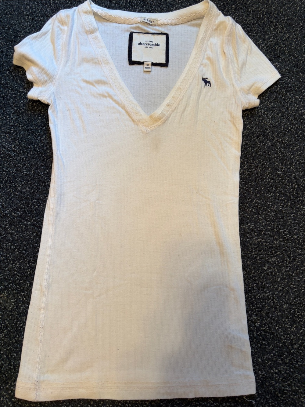 Abercrombie & Fitch white V-Neck Short Sleeve Tee